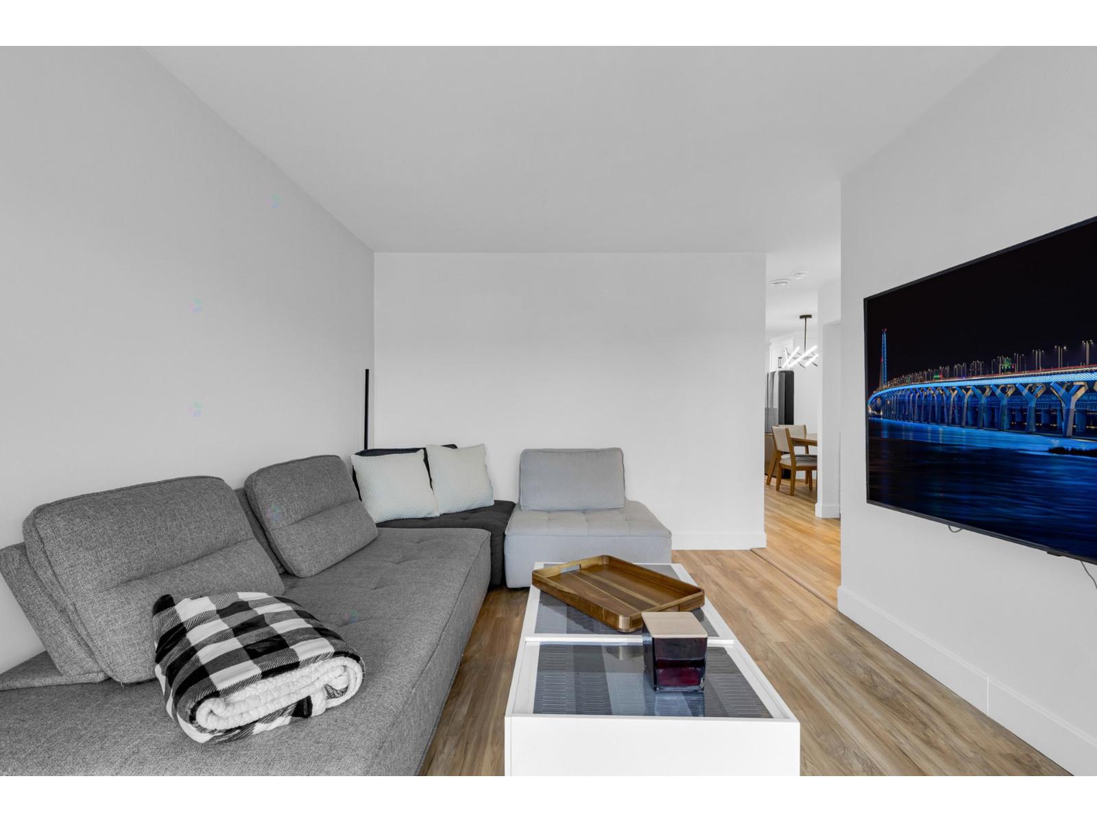 For rent: 1932 Mtée Monette, Laval (Vimont), Quebec H7M4L1