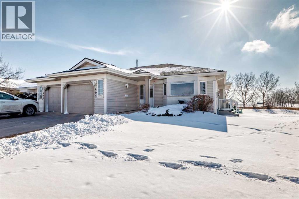 Duplex for Sale in 409 Hope Bay|Rural Rocky View County, Alberta T1X1G5 3