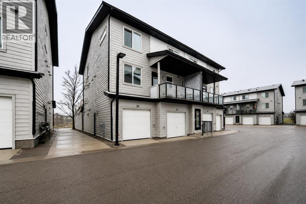 Row / Townhouse for Sale in 202, 245 Redstone Walk NE|Calgary, Alberta T3N1M6