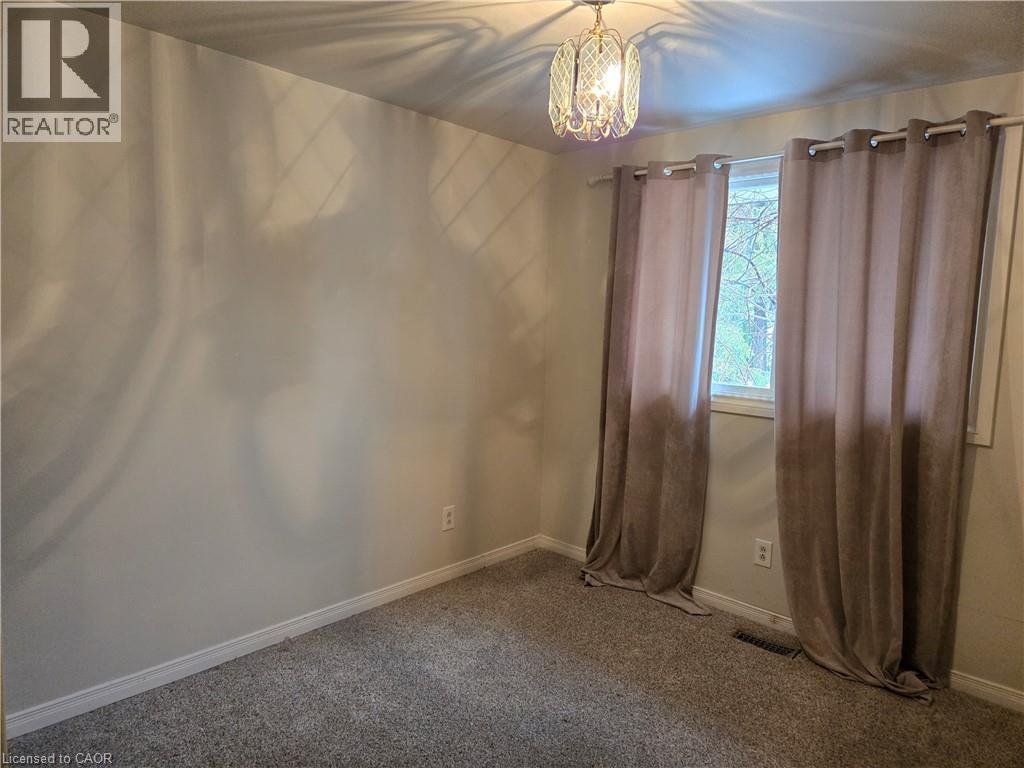 For sale: 3 GOVERNOR SIMCOE Drive, St. Catharines, Ontario L2N3J1 ...