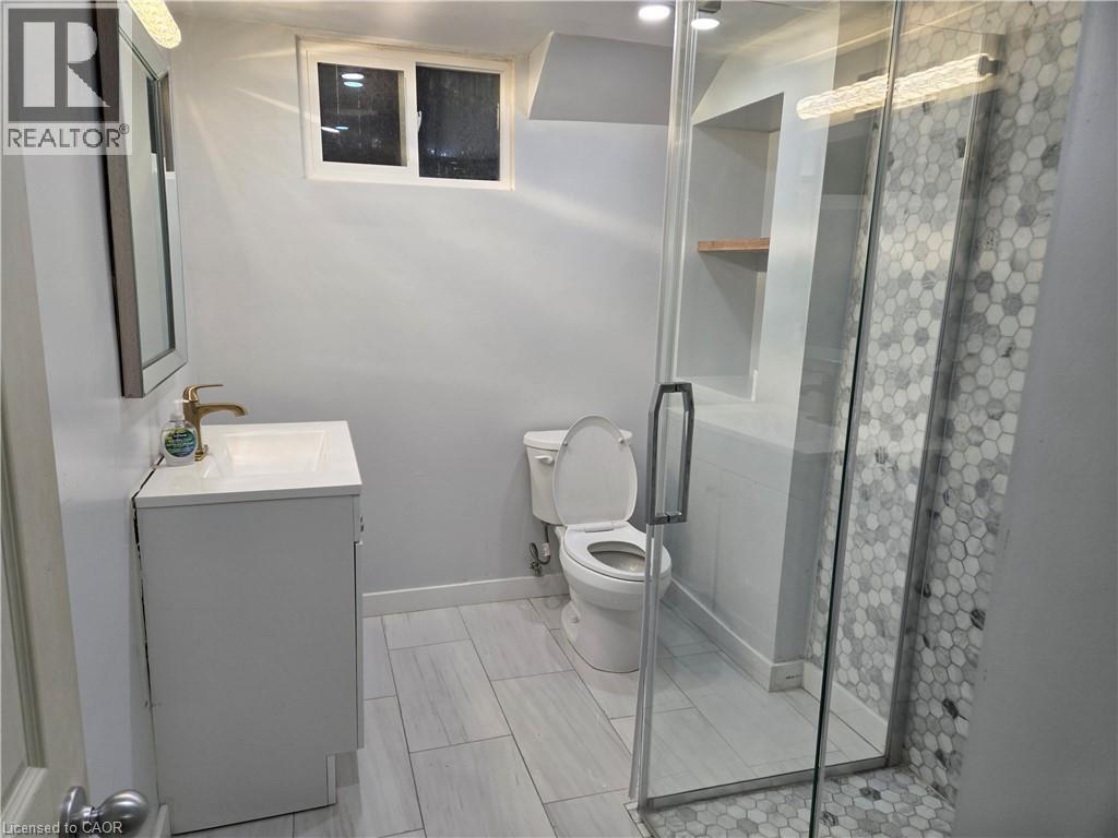 For sale: 3 GOVERNOR SIMCOE Drive, St. Catharines, Ontario L2N3J1 ...