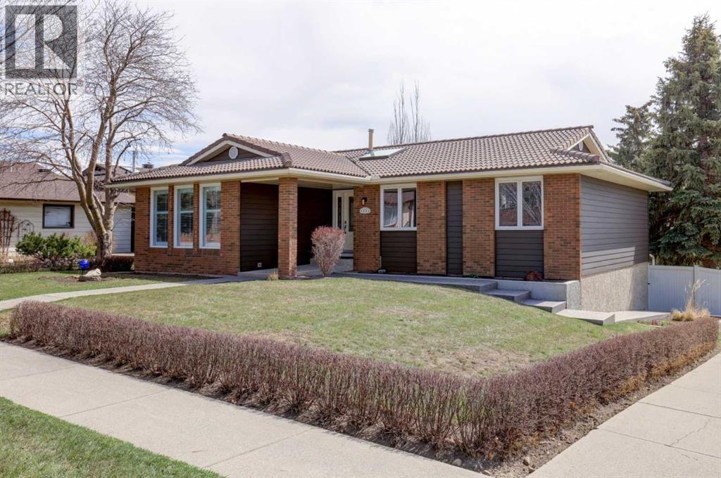 House for Sale in 1304 Norfolk Drive NW|Calgary, Alberta T2K5P3