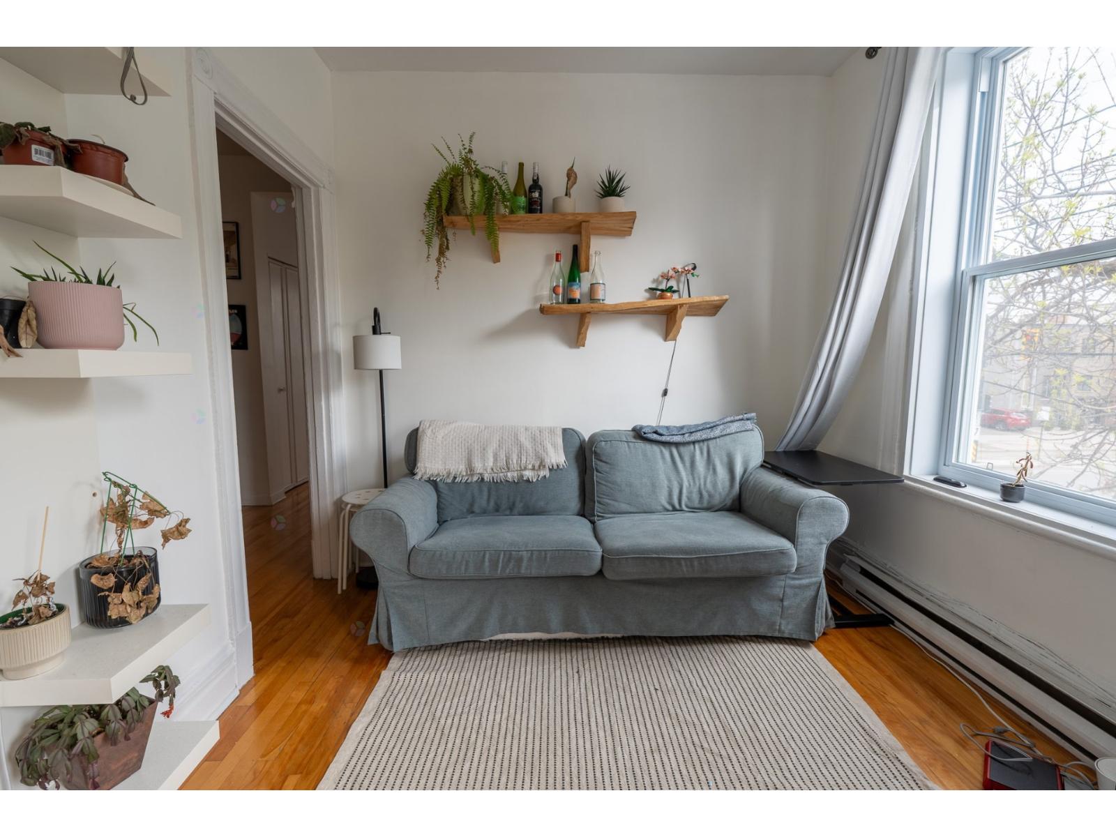 7702 Av. De Chateaubriand