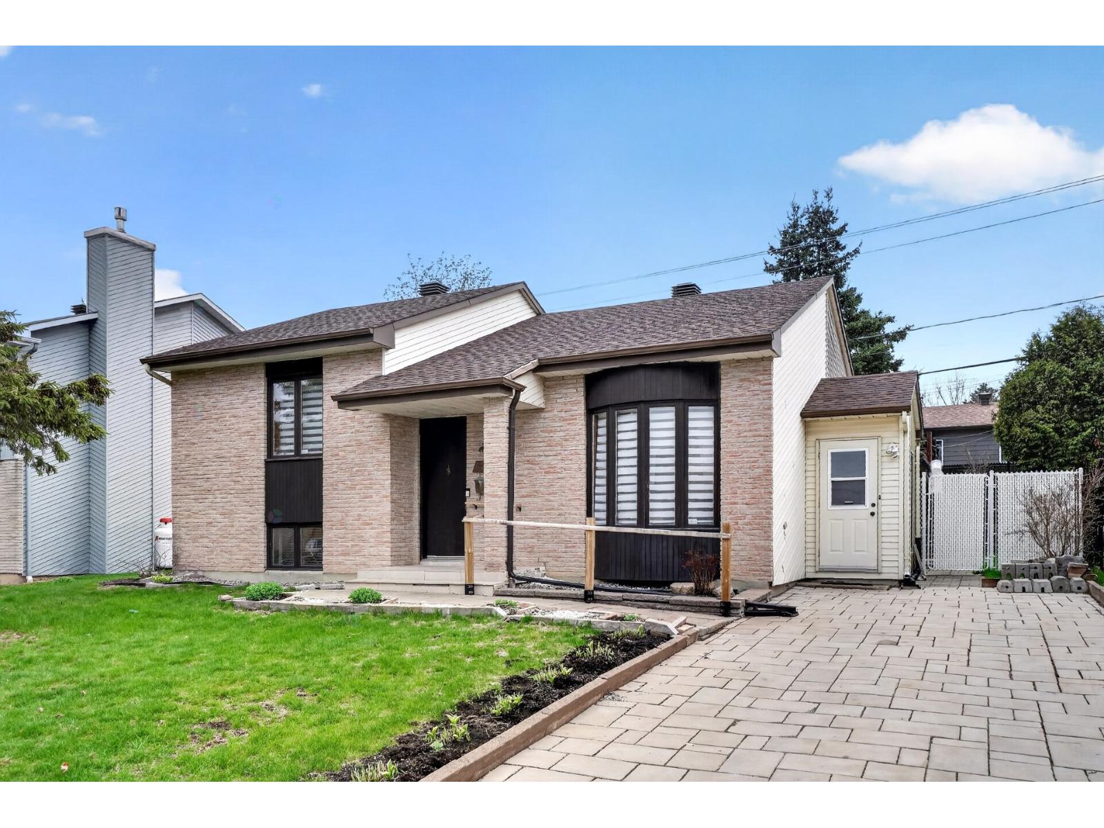 6253-6253A Rue Parini