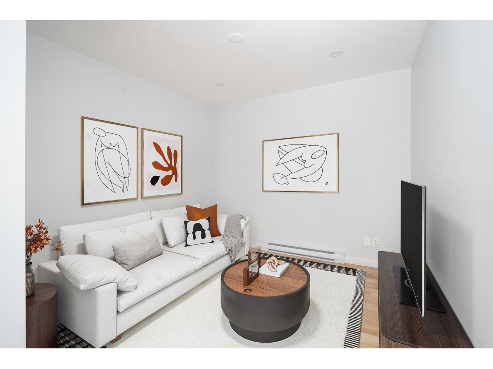 3715 Rue Berri