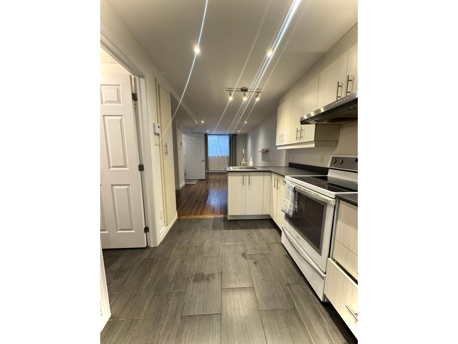 10225 Rue Waverly