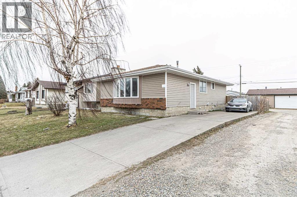 House for Sale in 121 Margate Close NE|Calgary, Alberta T2A3E5