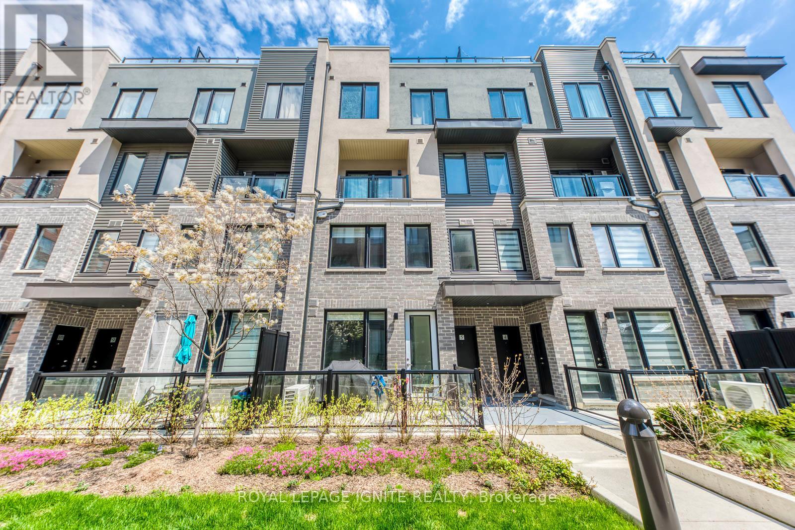 Row / Townhouse for Sale in 6 - 3562 COLONIAL DRIVE|Mississauga (Erin Mills), Ontario L5L0C1