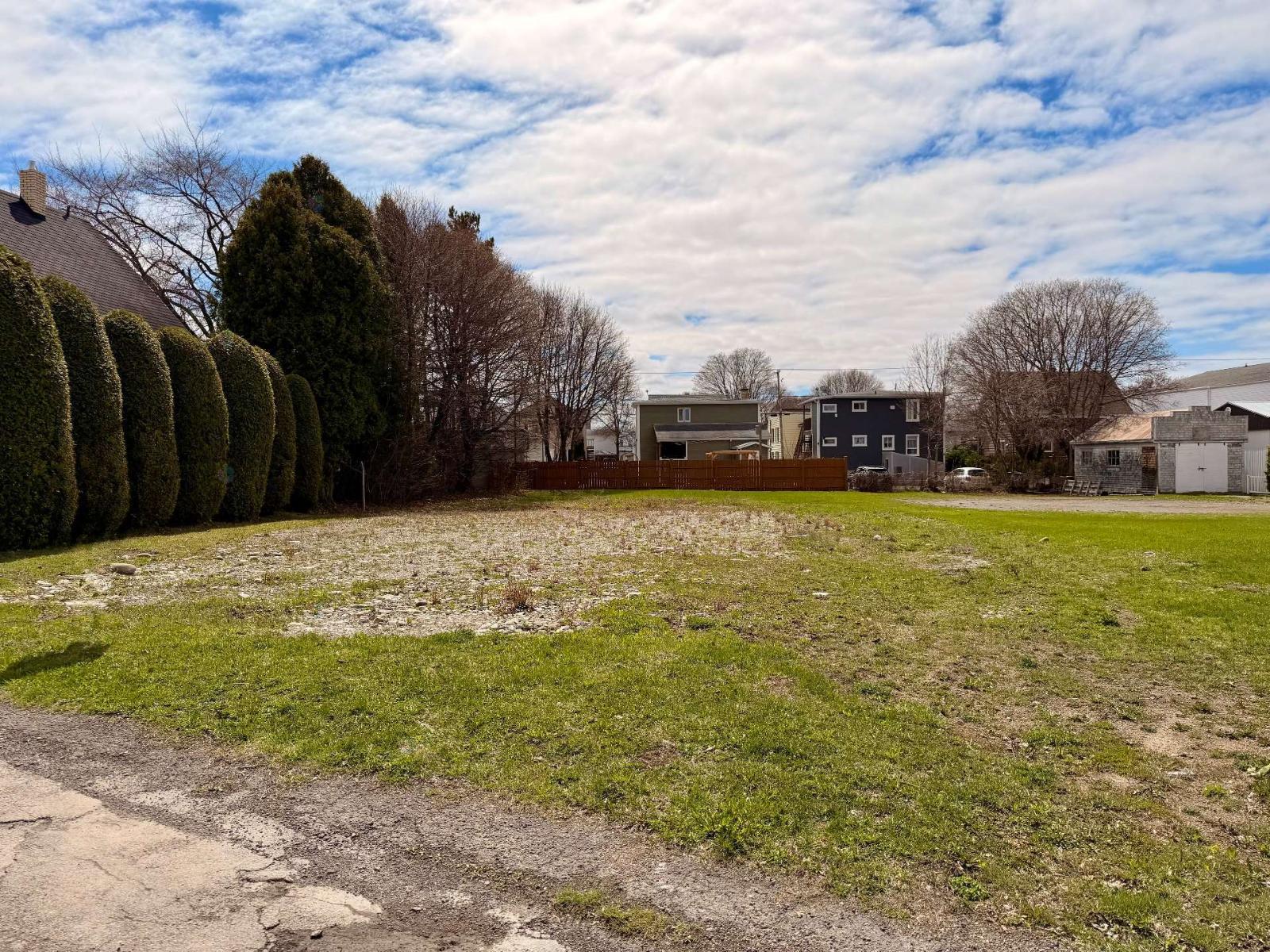 1680 Rue Aubin, Mont-Joli, Quebec G5H2S1