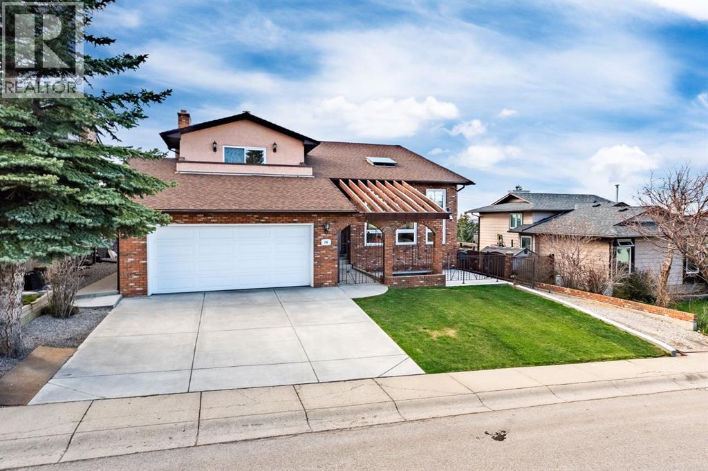 House for Sale in 76 Beaconsfield Way NW|Calgary, Alberta T3K1X1