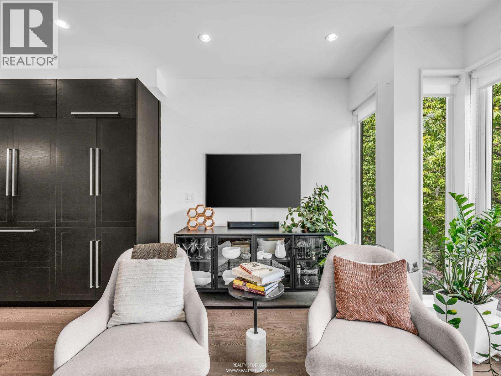 For sale: 627 VICTORIA DRIVE, Vancouver, British Columbia V5L0C3