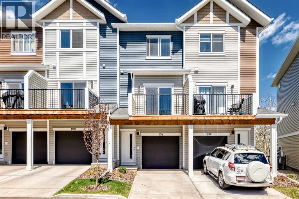 Row / Townhouse for Sale in 102 Tuscany Summit Square NW|Calgary, Alberta T3L0G1
