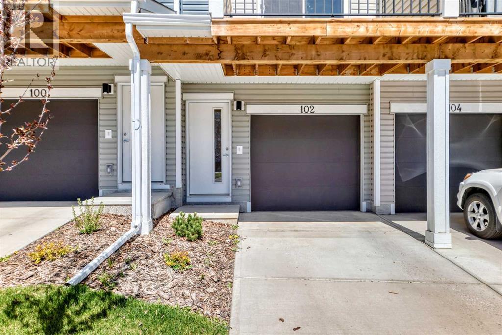 Row / Townhouse for Sale in 102 Tuscany Summit Square NW|Calgary, Alberta T3L0G1 3
