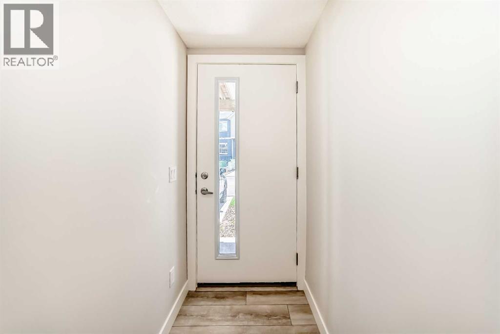Row / Townhouse for Sale in 102 Tuscany Summit Square NW|Calgary, Alberta T3L0G1 4
