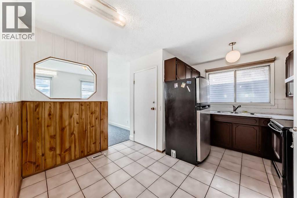 House for Sale in 703 58 Street SE|Calgary, Alberta T2A3S3 4