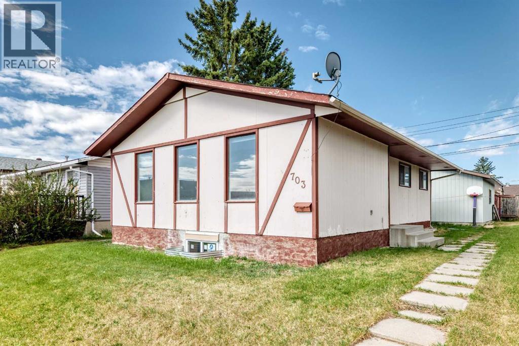 House for Sale in 703 58 Street SE|Calgary, Alberta T2A3S3