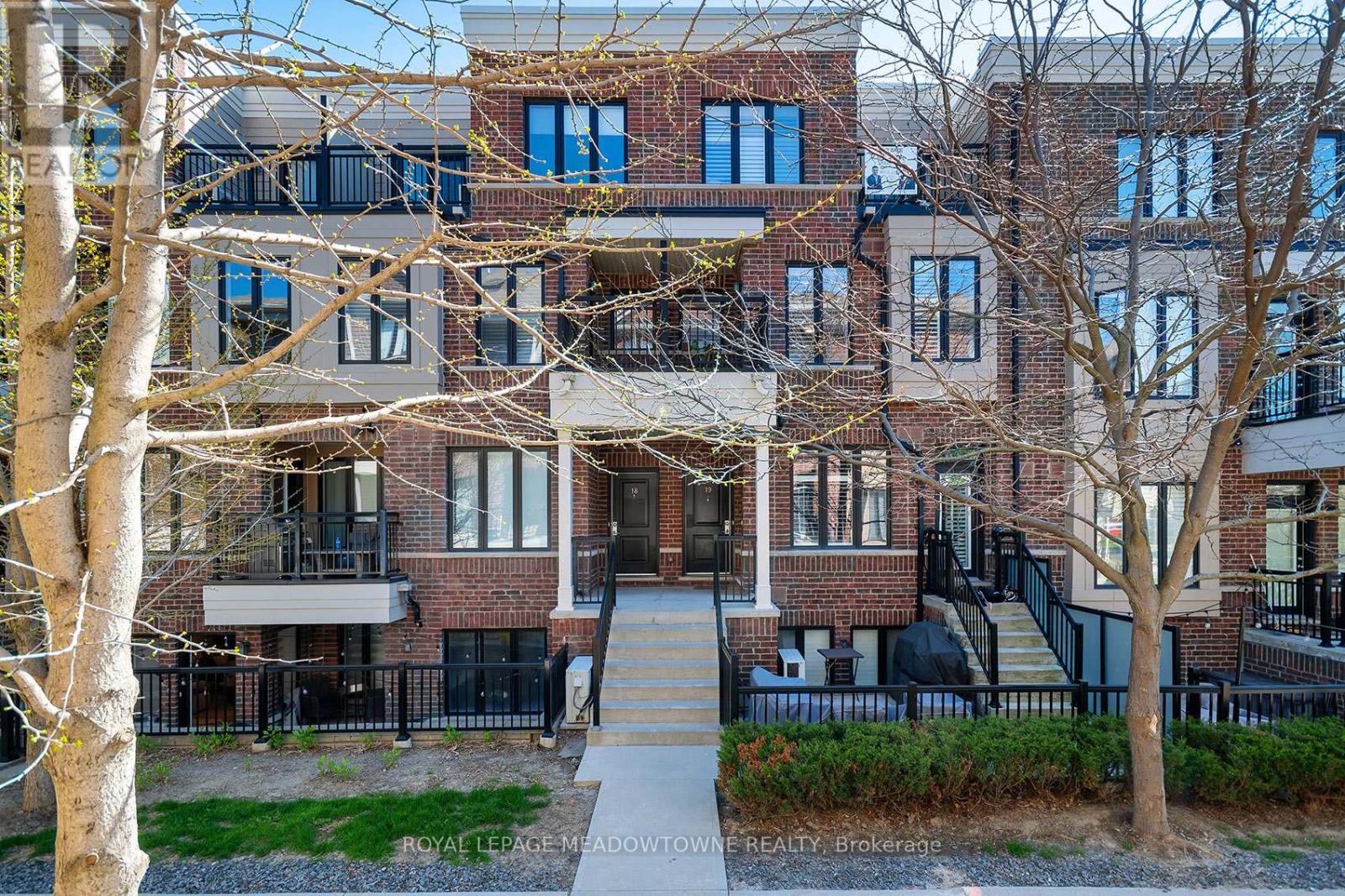 Row / Townhouse for Sale in 19 - 10 CARNATION AVENUE|Toronto (Long Branch), Ontario M8V0B8 2