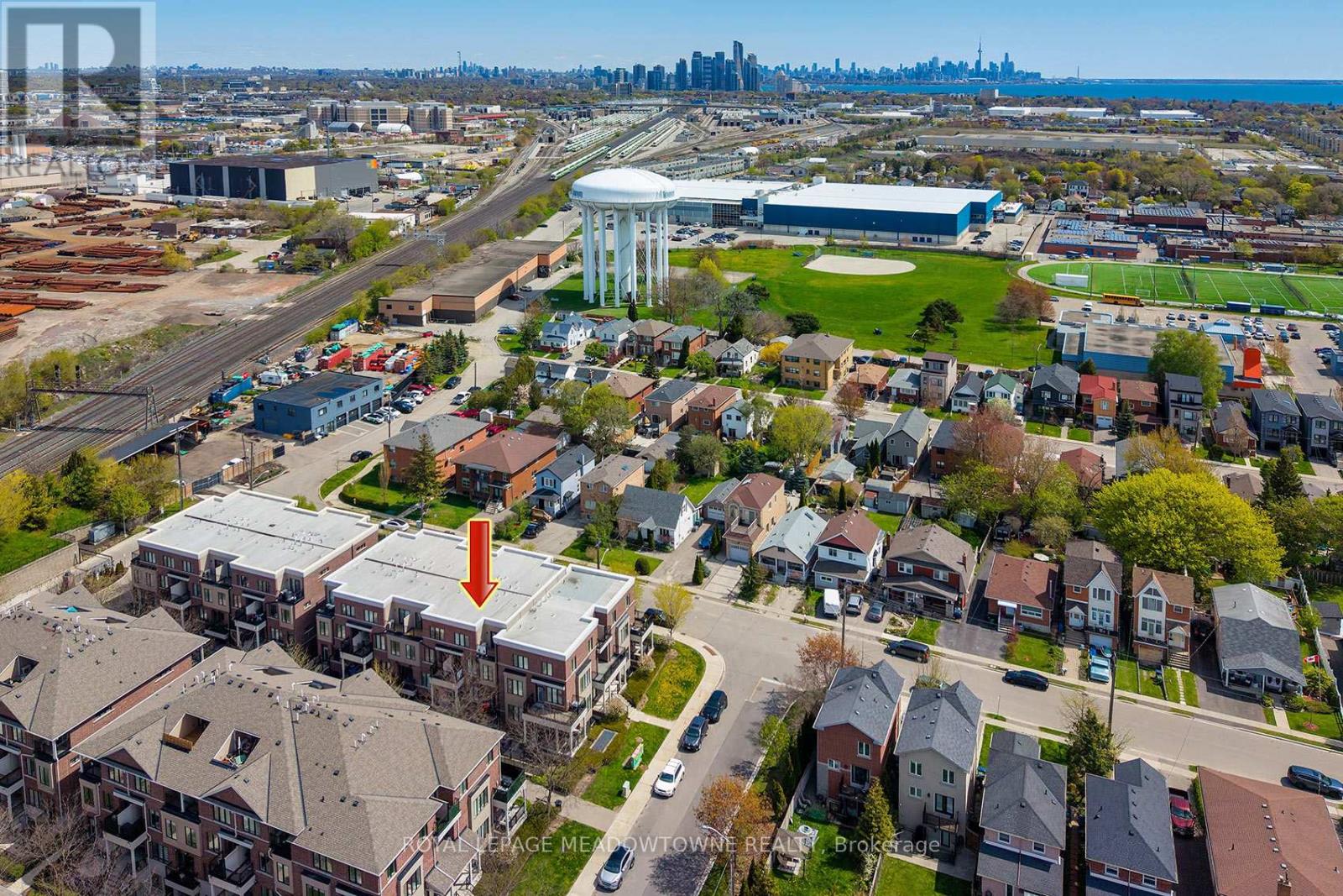 Row / Townhouse for Sale in 19 - 10 CARNATION AVENUE|Toronto (Long Branch), Ontario M8V0B8 3