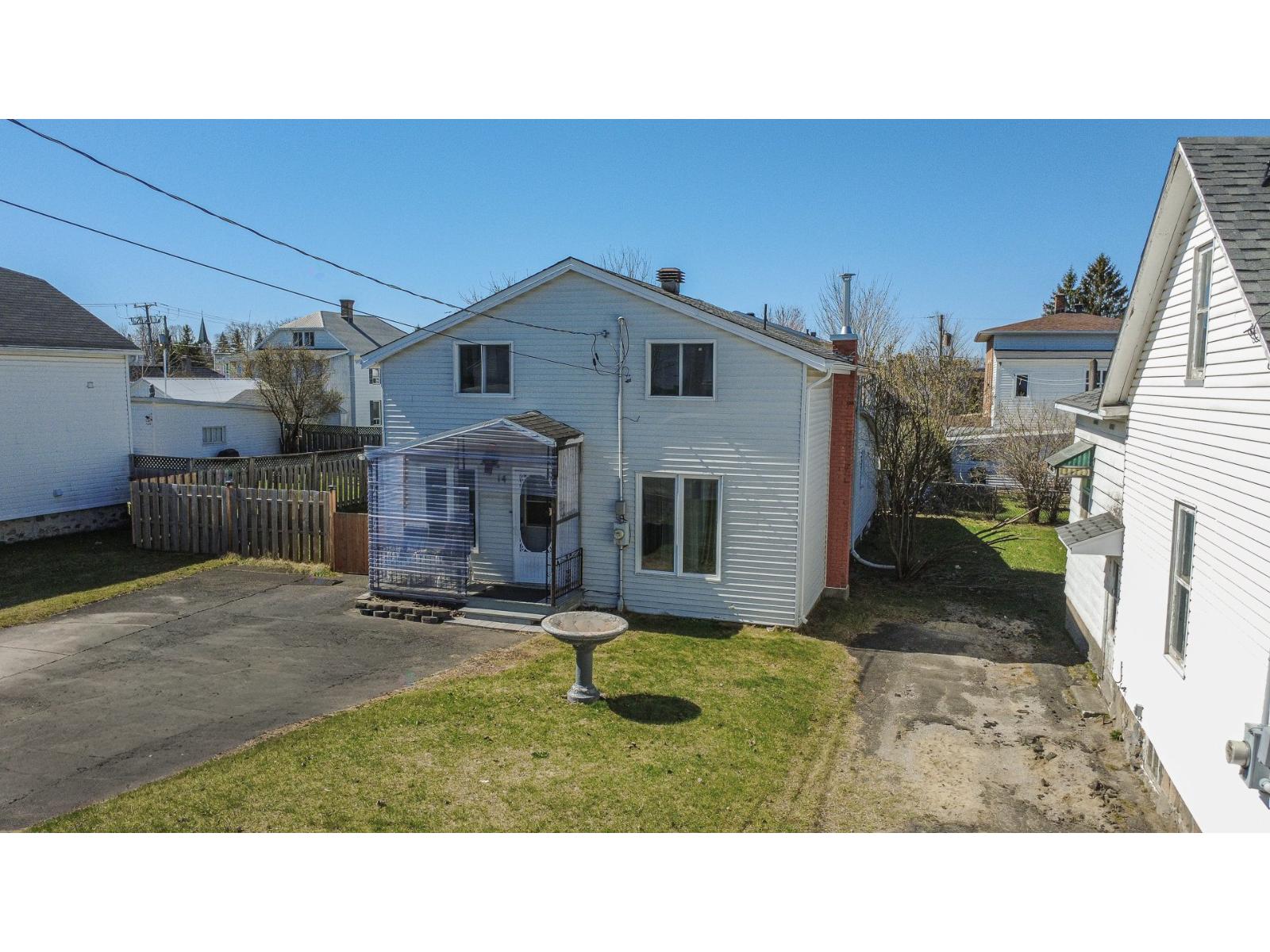 14 7e Avenue, Drummondville, Quebec J2B2P6
