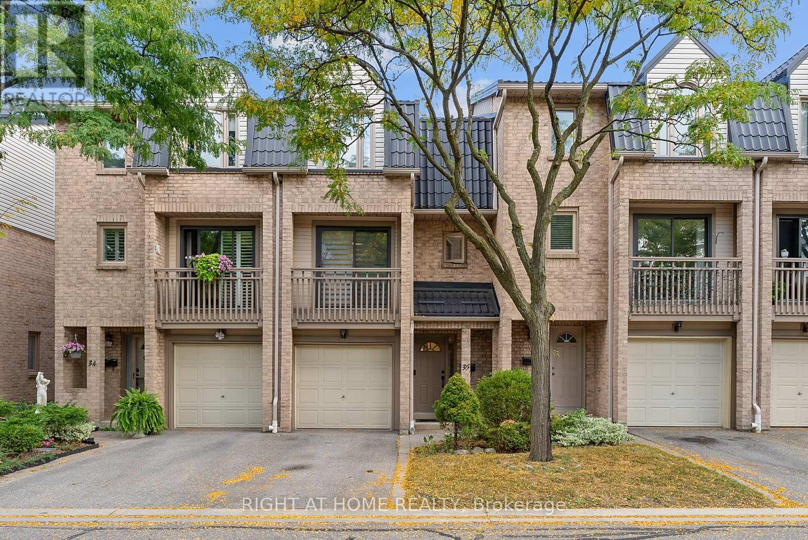 Row / Townhouse for Sale in 35 - 4101 WESTMINSTER PLACE|Mississauga (Rathwood), Ontario L4W4X4