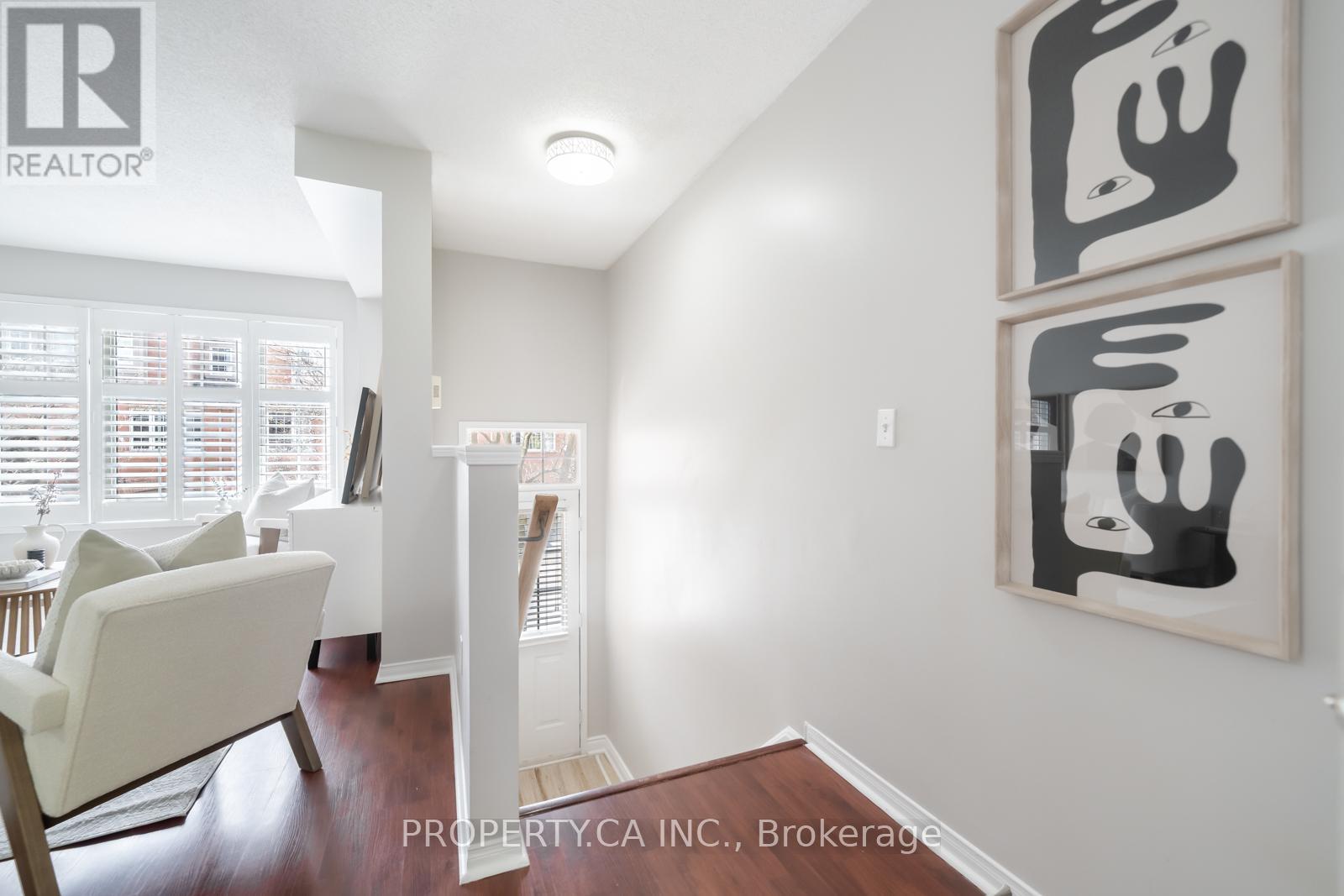 Row / Townhouse for Sale in 111 - 5030 HEATHERLEIGH AVENUE|Mississauga (East Credit), Ontario L5V2G7 3