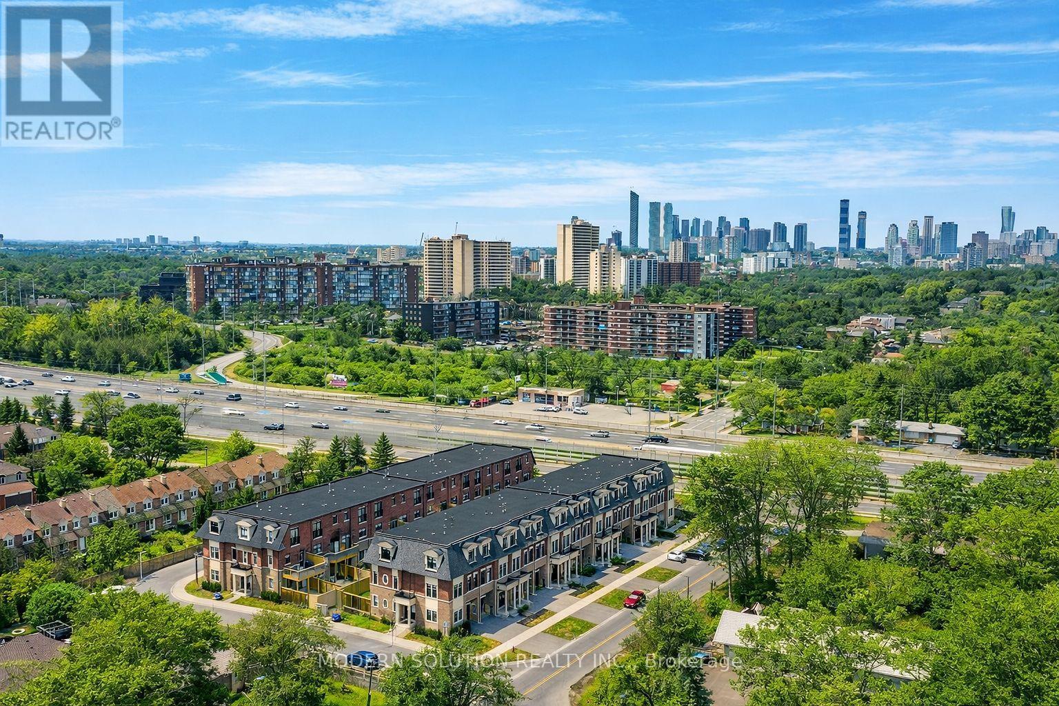Row / Townhouse for Sale in 1659 VELLORE CRESCENT|Mississauga (Mineola), Ontario L5G0C3 2