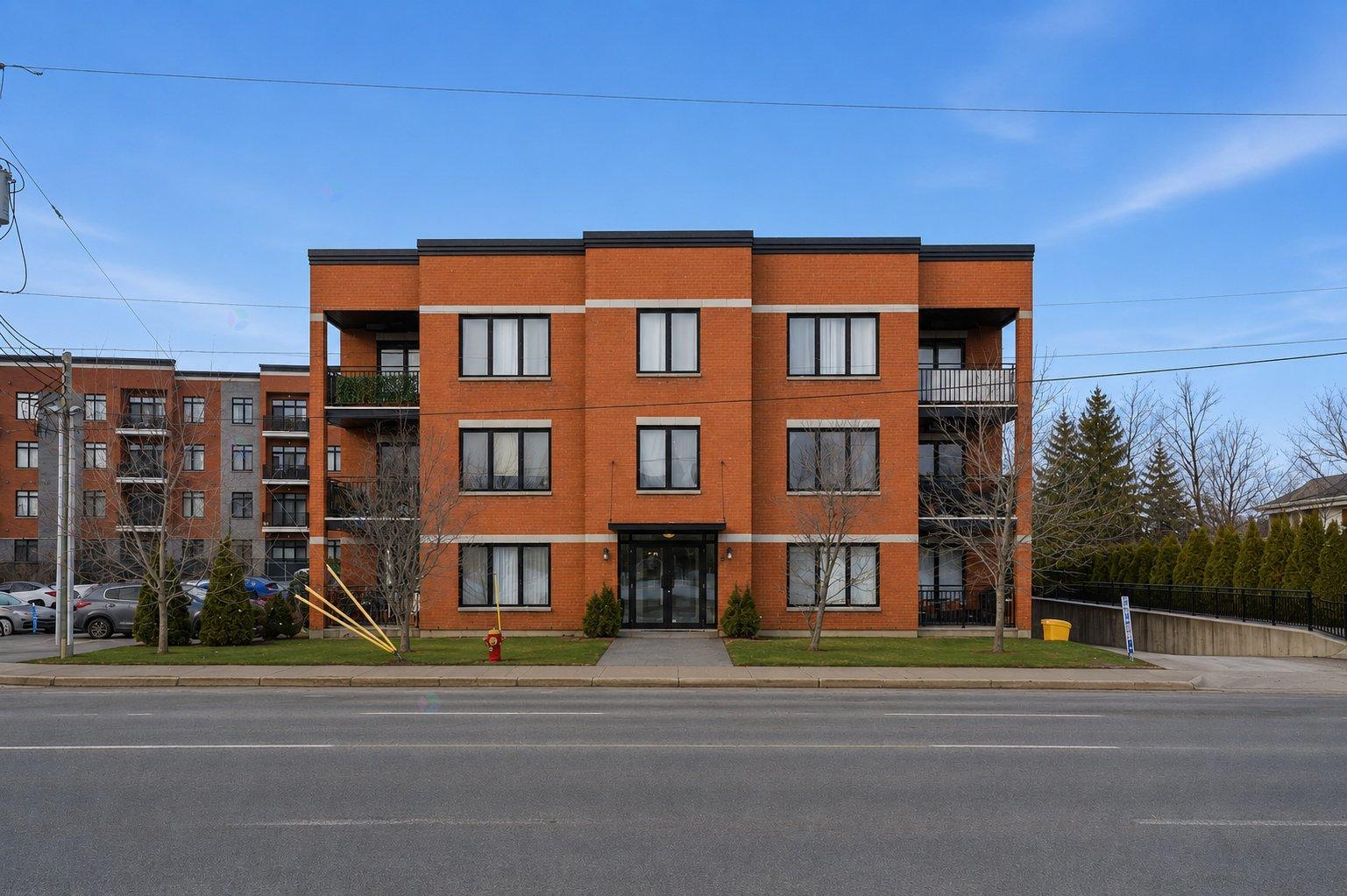 15 Boul. Vauquelin, #205, Longueuil (Le Vieux-Longueuil), Quebec J4L0A4