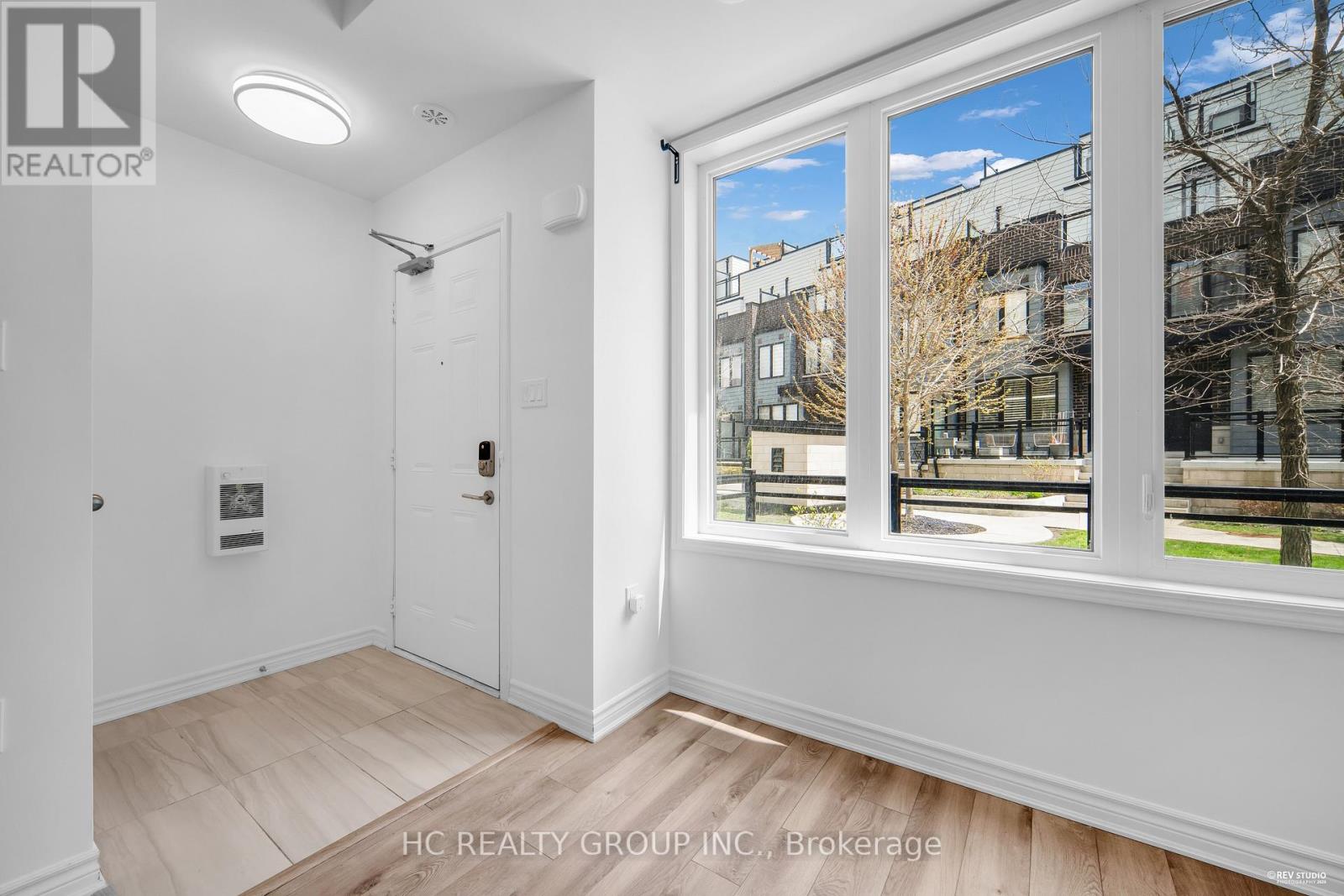 Row / Townhouse for Sale in 13 - 2212 BROMSGROVE ROAD|Mississauga (Clarkson), Ontario L5J0B3 3