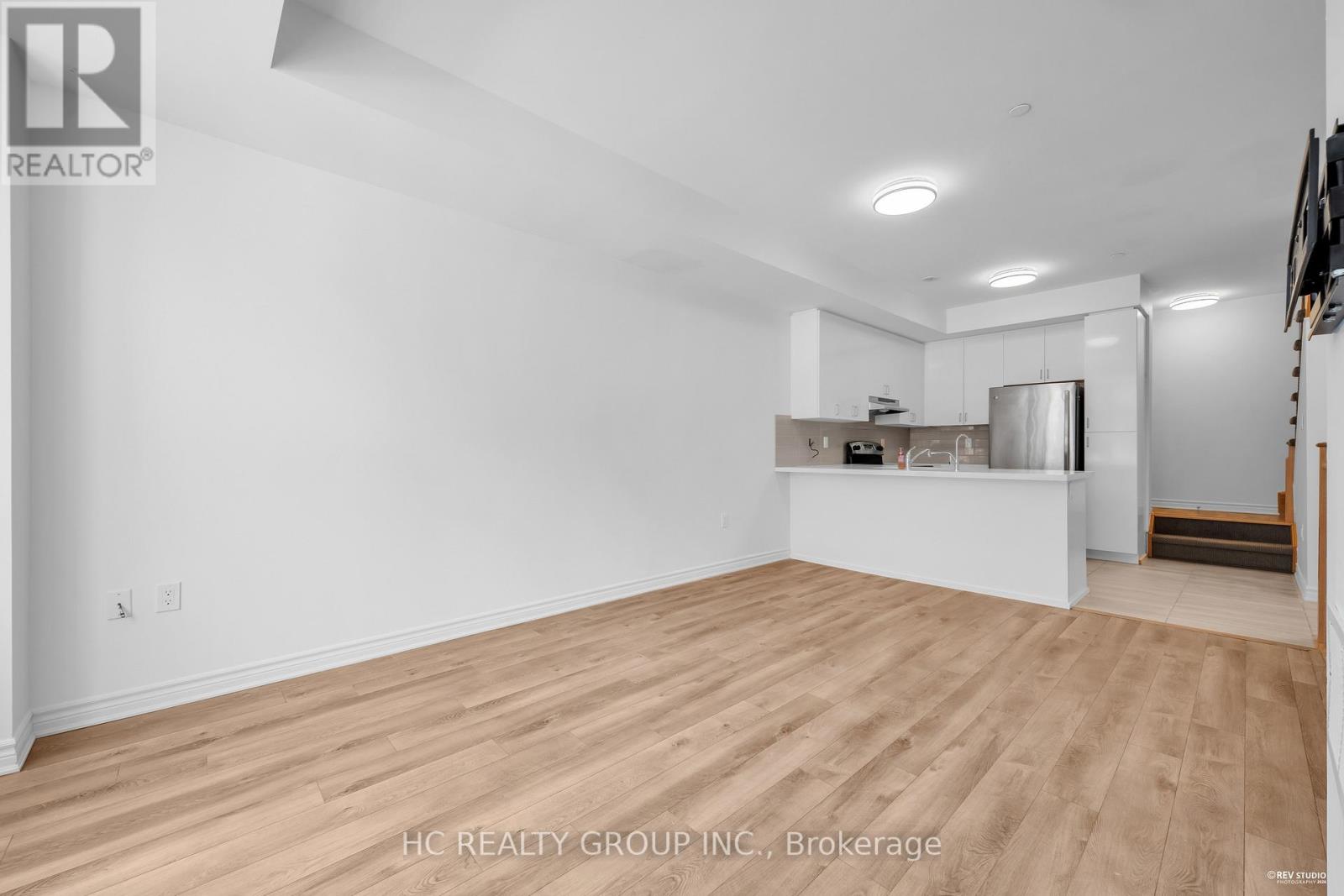 Row / Townhouse for Sale in 13 - 2212 BROMSGROVE ROAD|Mississauga (Clarkson), Ontario L5J0B3 4