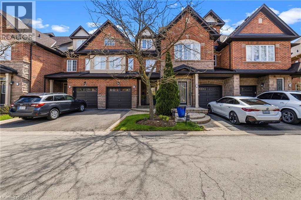Row / Townhouse for Sale in 300 RAVINEVIEW Way Unit# 16|Oakville, Ontario L6H7J1 2