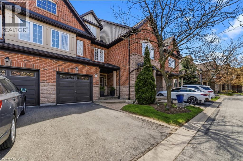 Row / Townhouse for Sale in 300 RAVINEVIEW Way Unit# 16|Oakville, Ontario L6H7J1