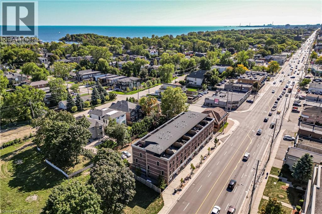 Row / Townhouse for Sale in 760 LAKESHORE Road E Unit# 201|Mississauga, Ontario L5E1C7 3