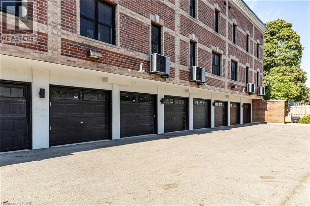 Row / Townhouse for Sale in 760 LAKESHORE Road E Unit# 207|Mississauga, Ontario L5E1C7 5
