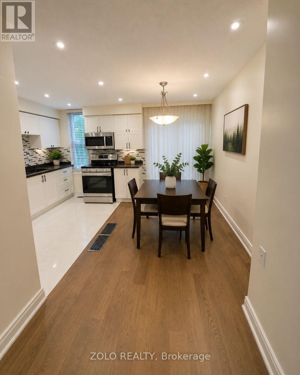 Row / Townhouse for Sale in 16 - 3250 THE CREDIT WOODLANDS|Mississauga (Erindale), Ontario L5C2J6 4