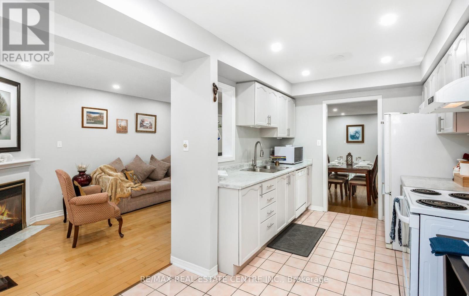 Row / Townhouse for Sale in 66 - 2555 THOMAS STREET|Mississauga (Central Erin Mills), Ontario L5M5P6 4