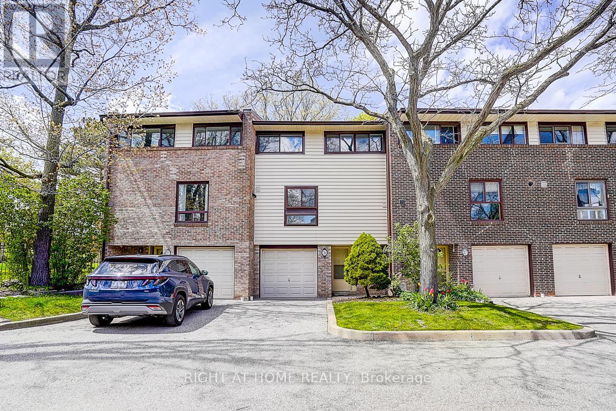 Row / Townhouse for Sale in 26 - 2020 SOUTH MILLWAY|Mississauga (Erin Mills), Ontario L5L1K2