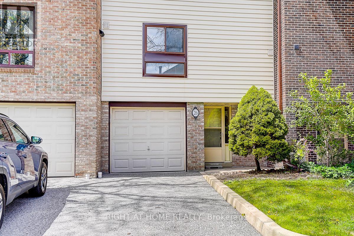 Row / Townhouse for Sale in 26 - 2020 SOUTH MILLWAY|Mississauga (Erin Mills), Ontario L5L1K2 3