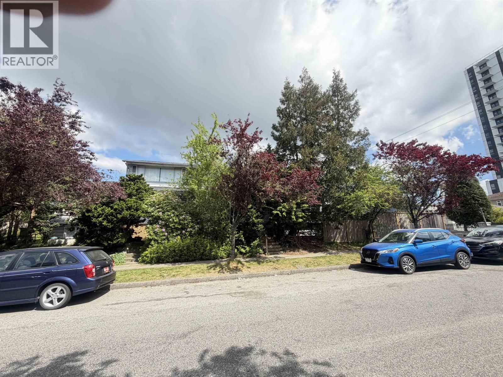 495 W 39TH AVENUE|Vancouver, British Columbia V5Y2P8