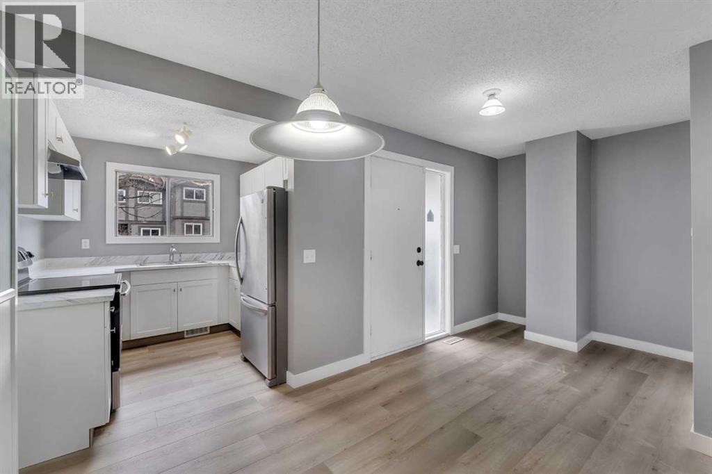 Row / Townhouse for Sale in 104, 7172 Coach Hill Road SW|Calgary, Alberta T3H1C8 5
