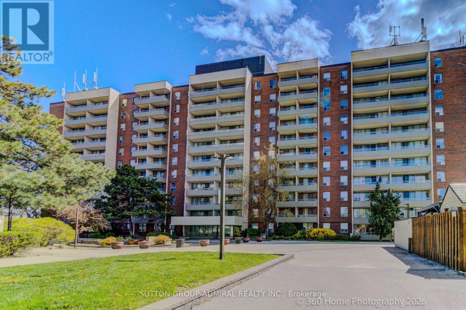 106 - 1 FOUR WINDS DRIVE