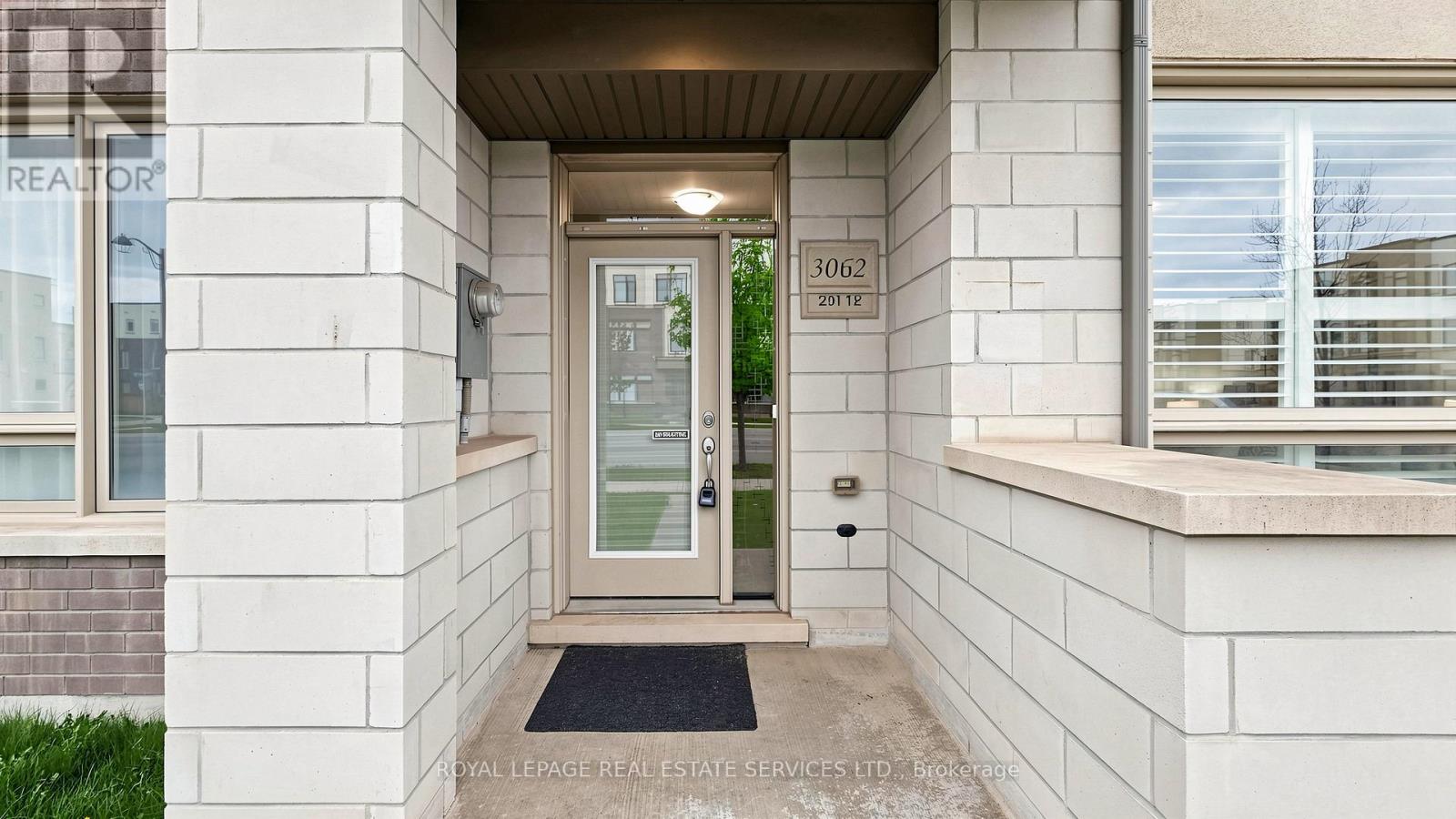 Row / Townhouse for Sale in 3062 ERNEST APPELBE BOULEVARD|Oakville (GO Glenorchy), Ontario L6H0L9 3