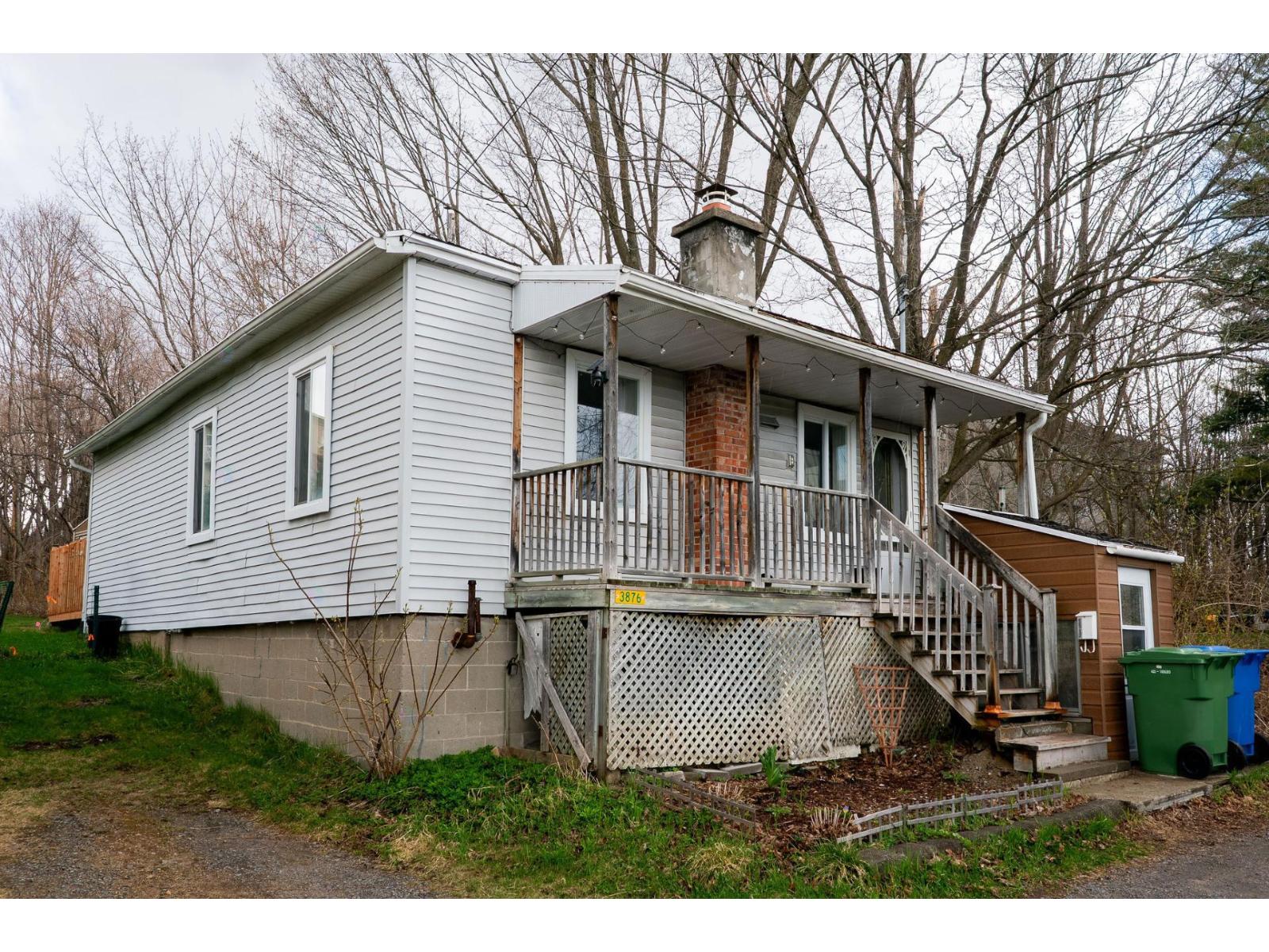 3876 Rue Verret, Québec (La Haute-Saint-Charles), Quebec G2B1G8