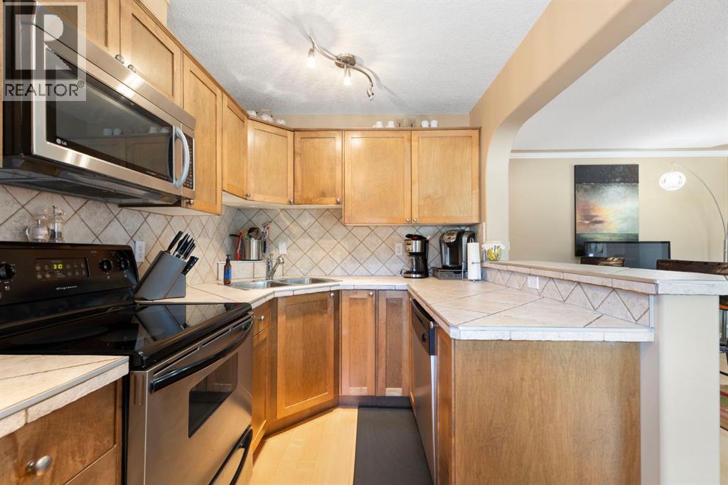 Apartment for Sale in 203, 823 5 Street NE|Calgary, Alberta T2E3W9 3