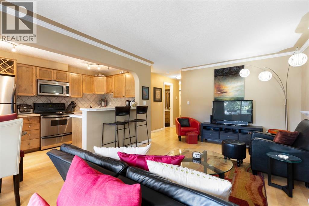 Apartment for Sale in 203, 823 5 Street NE|Calgary, Alberta T2E3W9 4
