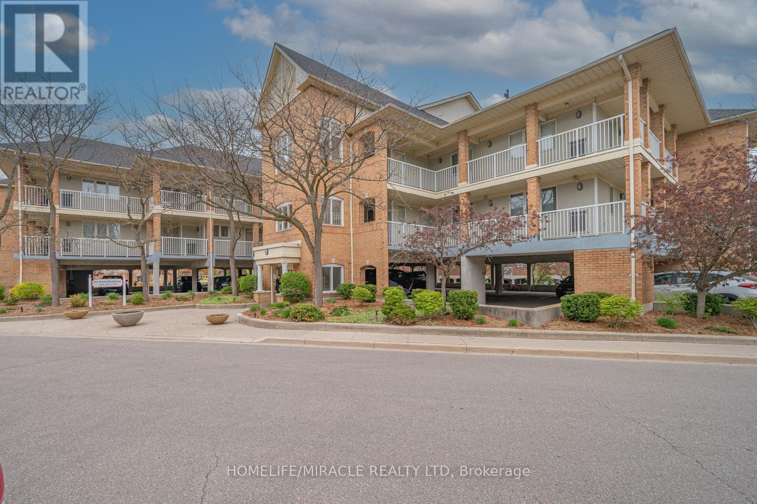 Row / Townhouse for Sale in 116 - 111 BRISTOL ROAD E|Mississauga (Hurontario), Ontario L4Z3P6 3
