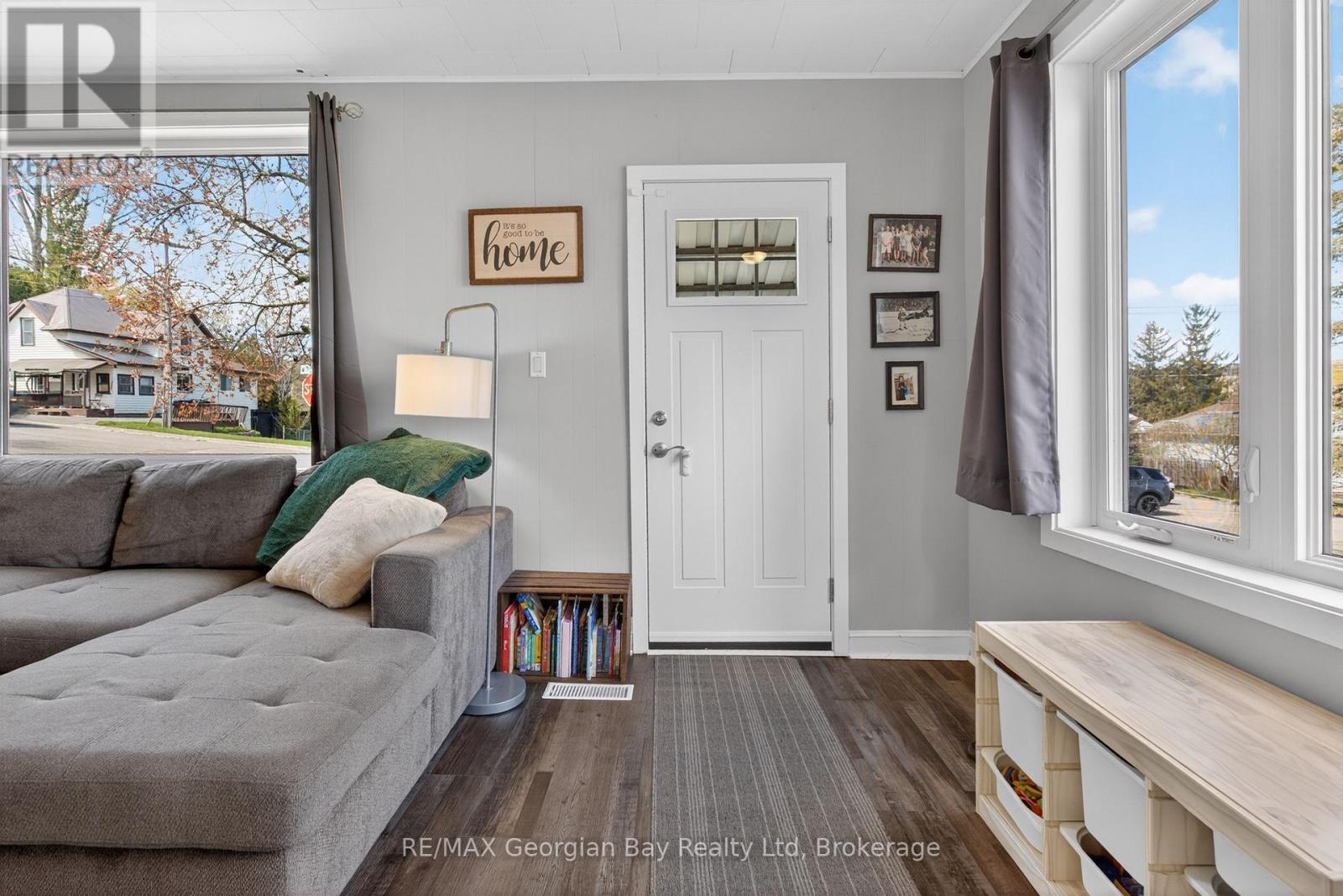 For sale: 13 CENTRE STREET, Penetanguishene, Ontario L9M1P1