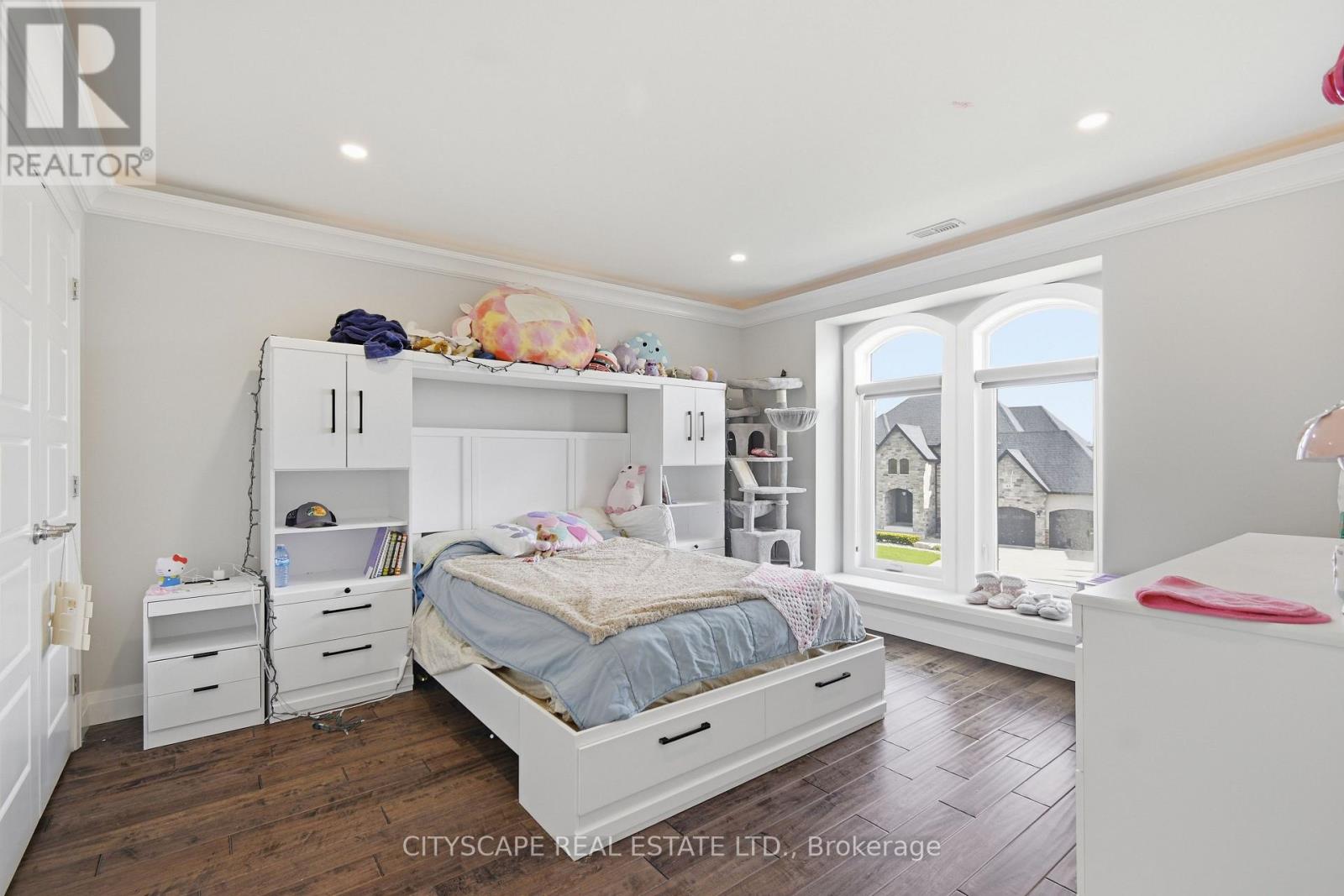 property-image