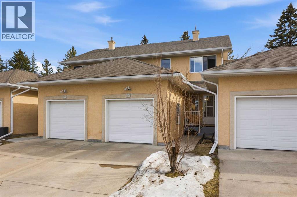 Row / Townhouse for Sale in 55 Cedarview Mews SW|Calgary, Alberta T2W6H8