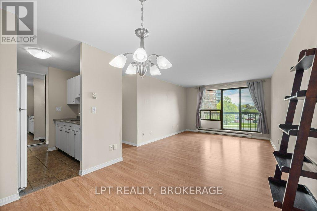 303 - 17 ELDON HALL PLACE, Kingston (Central City West), Ontario K7M7H5