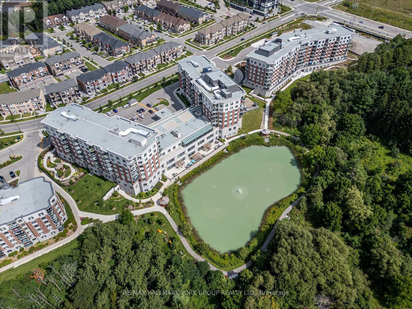402 - 460 WILLIAM GRAHAM DRIVE, Aurora, Ontario L4G1X9